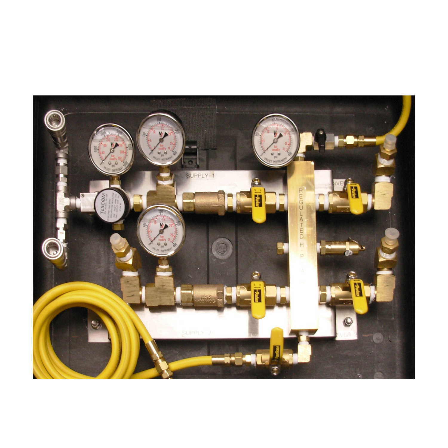 CAJA DE CONTROL DE AIRE PARA DOS BUZOS DELUXE CON SUMINISTRO DE ALTA/BAJA PRESION (AIRE + PNEUMO+COMUNICACION + REDUCTOR AIRE) TDACBDHP